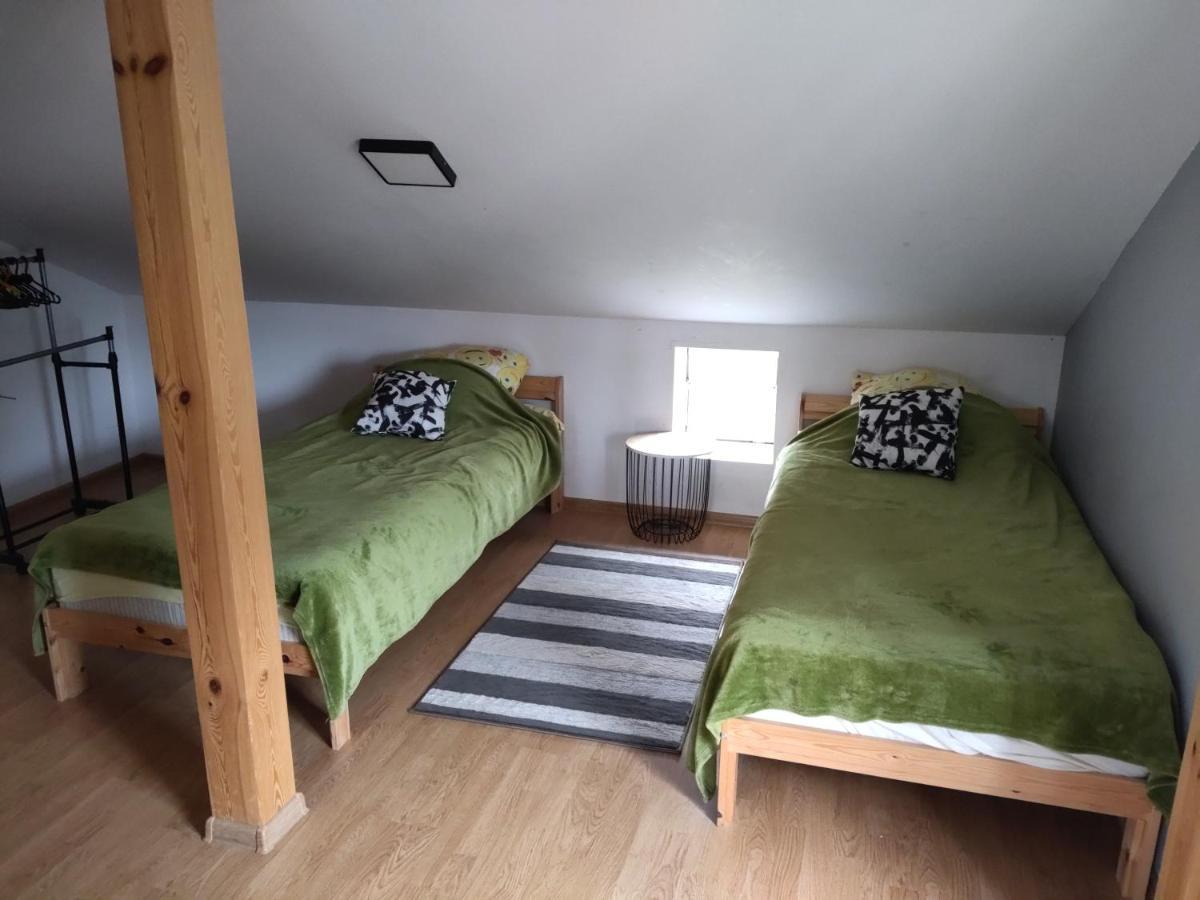 Apartamenty Dominik เยียเล ภายนอก รูปภาพ