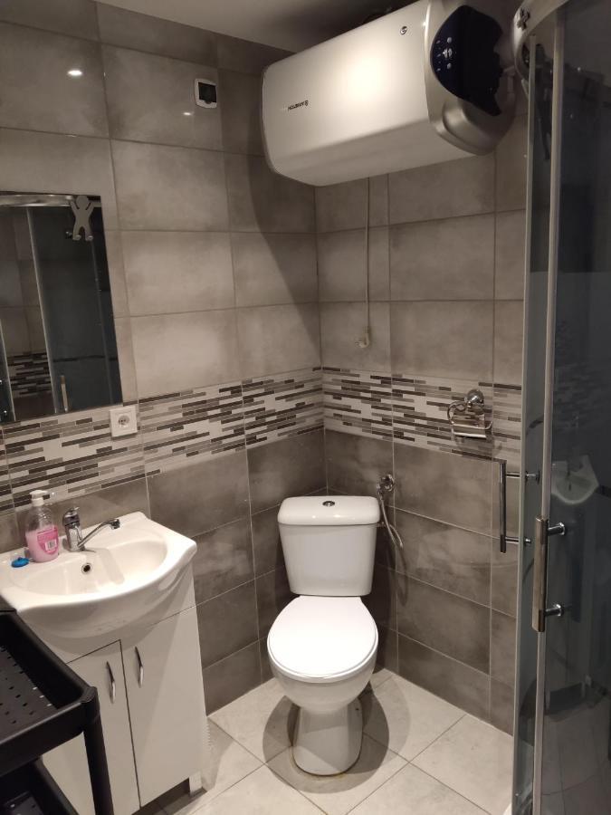 Apartamenty Dominik เยียเล ภายนอก รูปภาพ